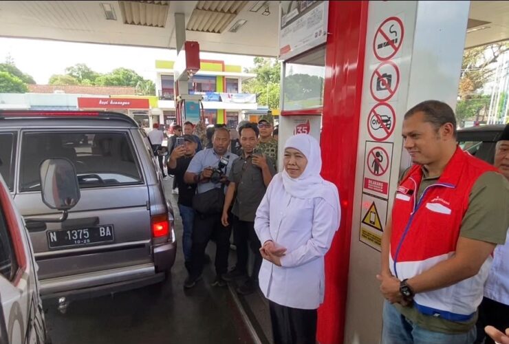 Khofifah Pastikan Stok Solar Subsidi Kembali Aman, Pasokan Ditambah Cegah Antrean Panjang