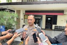Diduga Tipu Sejumlah Pemasok Sembako, Perempuan di Singosari Diamankan Polisi 20 Diduga Tipu Sejumlah Pemasok Sembako, Perempuan di Singosari Diamankan Polisi