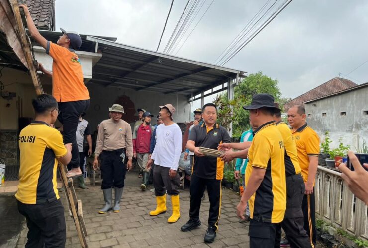 Peringati Hari Bhayangkara ke-80, Polres Batu Bedah Rumah Buruh Tani
