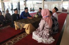 Lapas Kelas I Surabaya Fasilitasi Pernikahan Narapidana Kasus Pembunuhan di Dalam Lapas 15 Lapas Kelas I Surabaya Fasilitasi Pernikahan Narapidana Kasus Pembunuhan di Dalam Lapas
