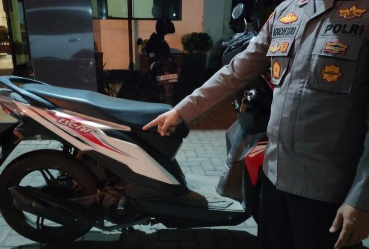 Curi Motor di Halaman Masjid, Satu Pelaku Diamankan Polisi 3 Curi Motor di Halaman Masjid, Satu Pelaku Diamankan Polisi
