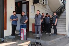 Penggeledahan Kasus TPPU Ponsel Bekas di Sidoarjo