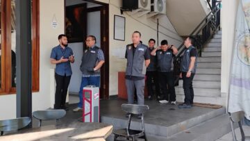Penggeledahan Kasus TPPU Ponsel Bekas di Sidoarjo