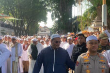Ribuan Jamaah Banjiri Haul Habib Abu Bakar Assegaf ke-71 di Gresik 29 Ribuan Jamaah Banjiri Haul Habib Abu Bakar Assegaf ke-71 di Gresik