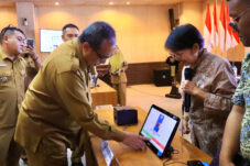Pilkades Gresik 2026 akan Gunakan e-Voting Untuk Tingkatkan Transparansi 17 Pilkades Gresik 2026 akan Gunakan e-Voting Untuk Tingkatkan Transparansi