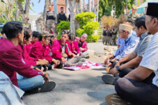 Puluhan Mahasiswa UMSIDA Demo di DPRD Sidoarjo, Tuntut Evaluasi Makan Bergizi Gratis 27 IMG 20260618 202446