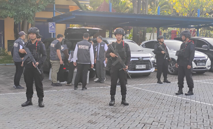 Penggeledahan Kasus Impor Ponsel Ilegal, Polisi Sita Rp165 Juta dan Dokumen Aset dari Rumah Importir 1 IMG 20260624 231046