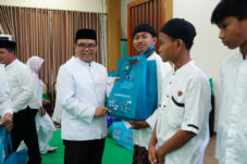 Kemenag Jatim Salurkan 35.835 Paket Santunan Anak Yatim dan Disabilitas di Sidoarjo