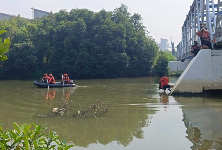 Pamit Mancing, Pria asal Surabaya Terjatuh dan Tenggelam di Sungai Kali Lamong 1 Pamit Mancing, Pria asal Surabaya Terjatuh dan Tenggelam di Sungai Kali Lamong