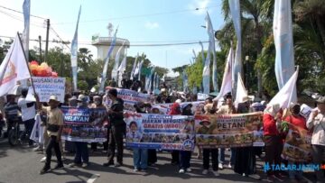 Pengurangan Kuota dan Anggaran MBG, Ribuan Relawan SPPG di Lamongan Turun ke Jalan
