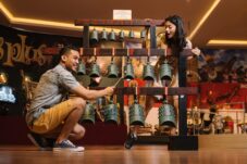 Museum Musik Dunia Jatim Park 3 Ajak Pengunjung Mengenal Harmoni Bianzhong, Warisan Musik Tradisional Tiongkok