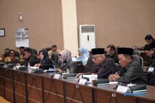 DPRD Lamongan Setujui Raperda Pertanggungjawaban Pelaksanaan APBD Tahun 2025 26 DPRD Lamongan Setujui Raperda Pertanggungjawaban Pelaksanaan APBD Tahun 2025
