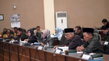 DPRD Lamongan Setujui Raperda Pertanggungjawaban Pelaksanaan APBD Tahun 2025 22 DPRD Lamongan Setujui Raperda Pertanggungjawaban Pelaksanaan APBD Tahun 2025