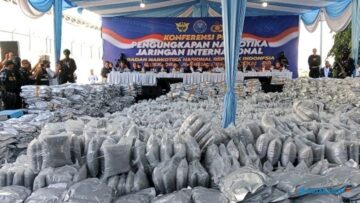 BNN RI Bongkar Penyelundupan Narkotika 3,37 Ton di Gresik, Amankan 12 Tersangka 1 WNA