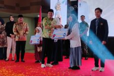 Pemkab Sidoarjo Salurkan Beasiswa untuk 2.000 Pelajar, DPRD Soroti 4.000 Anak Putus Sekolah 13 IMG 20260709 WA0041