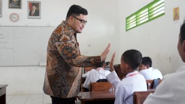 Hari Pertama MPLS, Mas Dhito Tekankan Pentingnya Hentikan Bullying di Sekolah 21 Hari Pertama MPLS, Mas Dhito Tekankan Pentingnya Hentikan Bullying di Sekolah