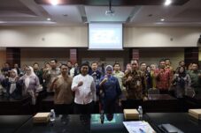 Sekda Blitar Dorong Pengelolaan Medsos Profesional, Warga Butuh Informasi Cepat dan Akurat 20 Sekda Blitar Dorong Pengelolaan Medsos Profesional, Warga Butuh Informasi Cepat dan Akurat